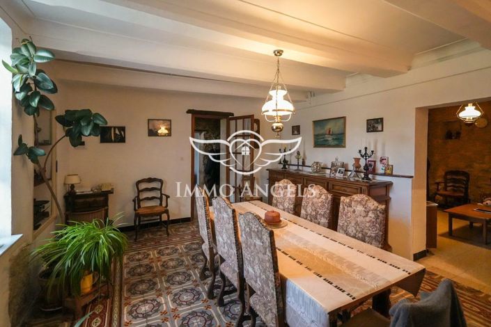 Image No.9-10 Bed Property for sale