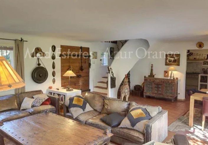 Image No.6-3 Bed House for sale