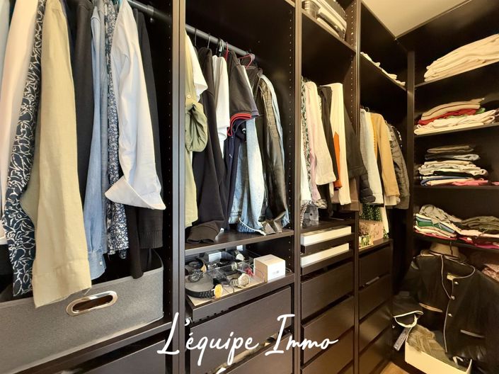 Image No.11-3 Bed House for sale