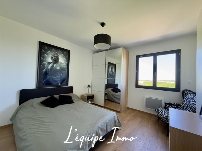 Image No.13-3 Bed House for sale