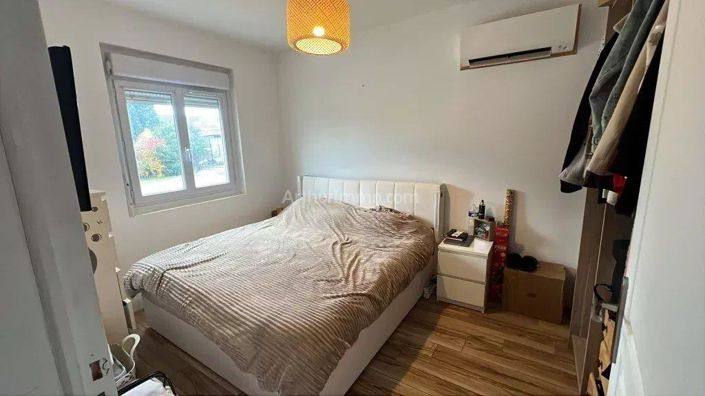 Image No.9-3 Bed House for sale