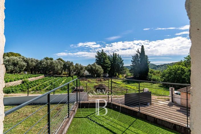 Image No.2-3 Bed House for sale