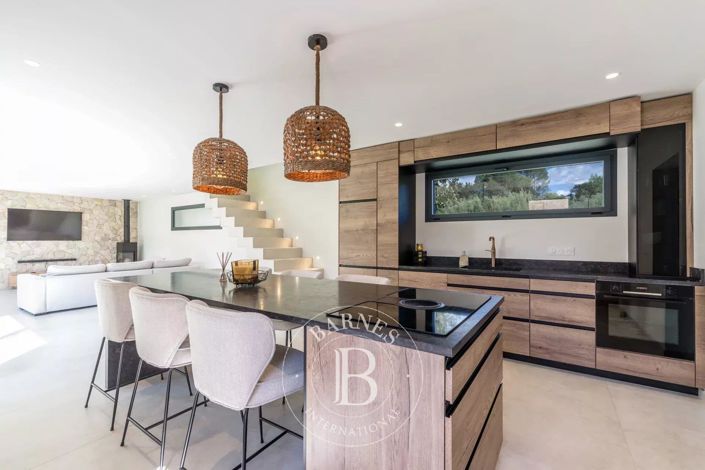 Image No.3-3 Bed House for sale