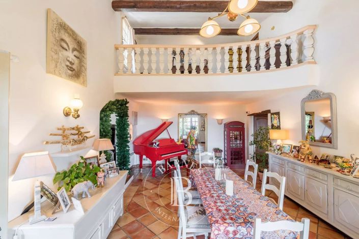 Image No.12-4 Bed House for sale