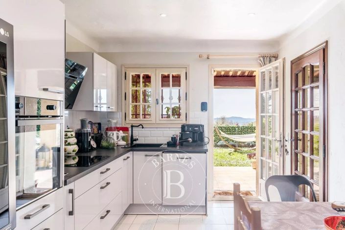 Image No.14-4 Bed House for sale