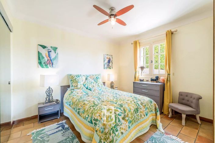 Image No.17-4 Bed House for sale