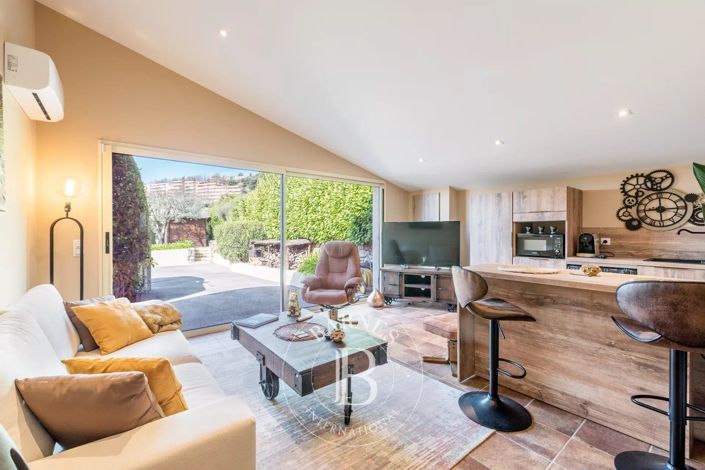 Image No.18-4 Bed House for sale