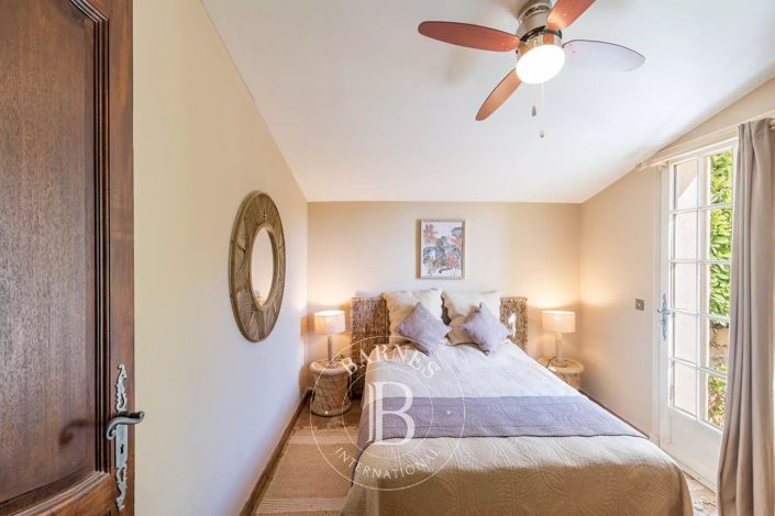 Image No.19-4 Bed House for sale