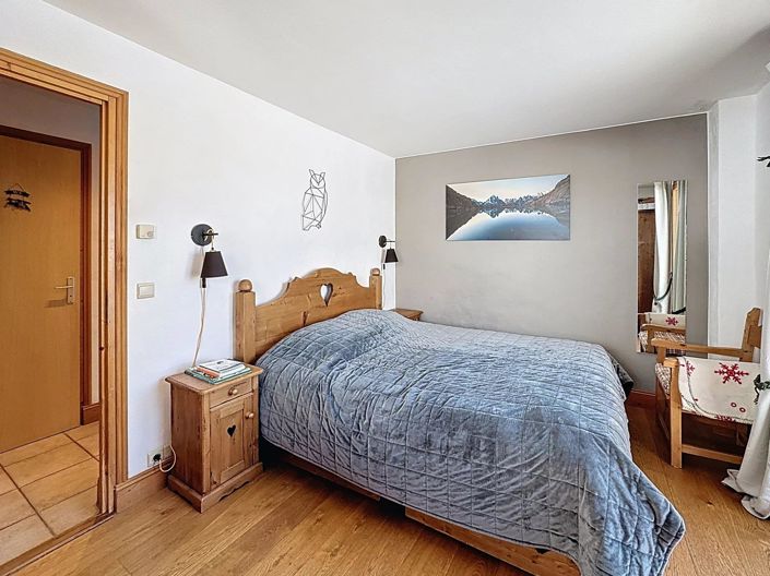 Image No.11-3 Bed House for sale