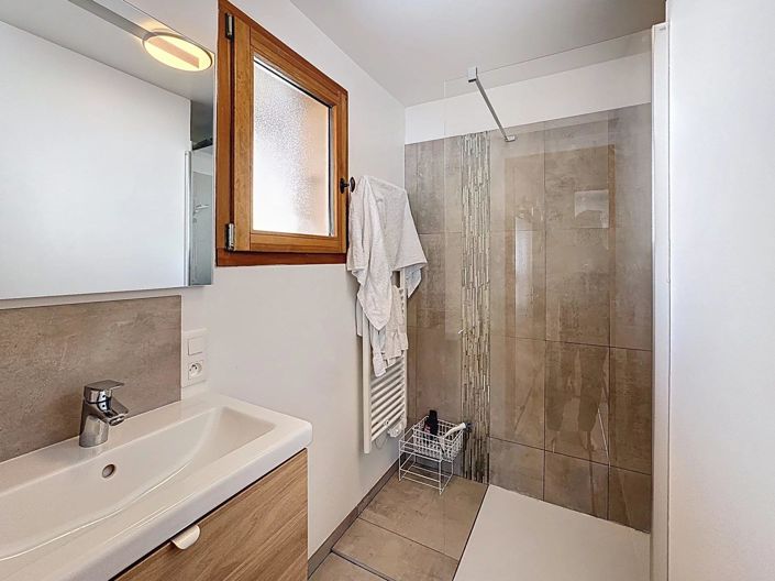 Image No.13-3 Bed House for sale