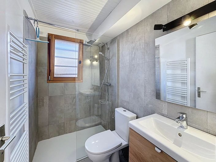 Image No.17-3 Bed House for sale