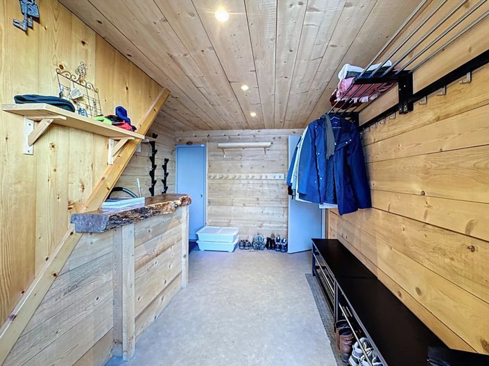 Image No.24-3 Bed House for sale