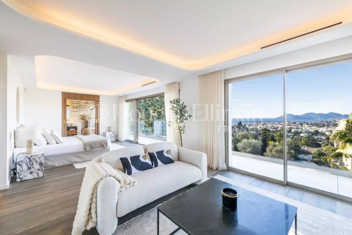 Image No.8-4 Bed House for sale