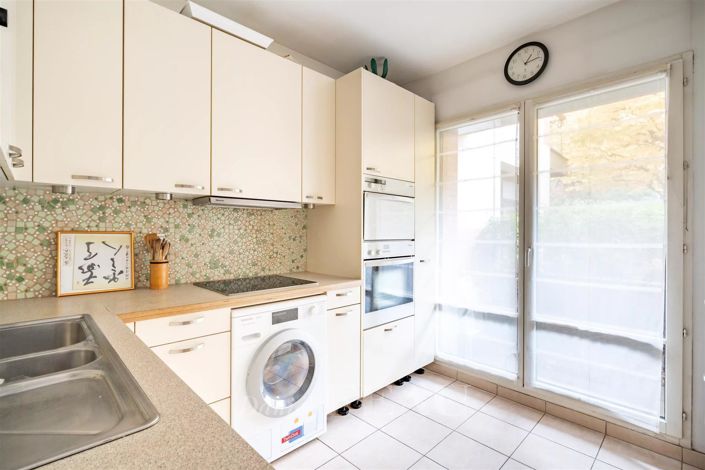 Image No.11-3 Bed Apartment for sale