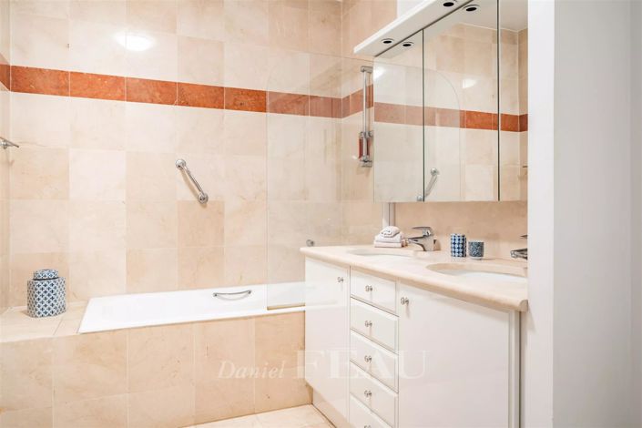 Image No.13-3 Bed Apartment for sale