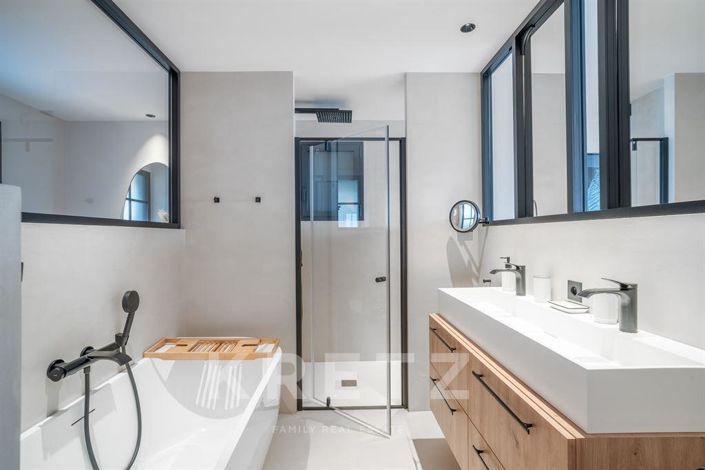 Image No.12-8 Bed House for sale