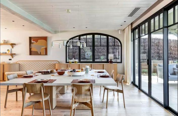 Image No.5-8 Bed House for sale