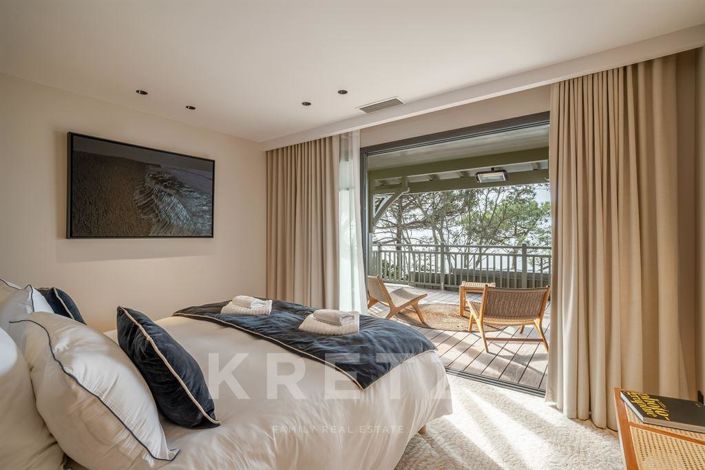 Image No.9-8 Bed House for sale