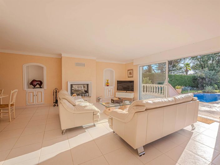 Image No.3-4 Bed House for sale