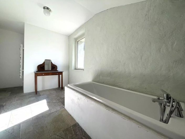 Image No.25-House for sale