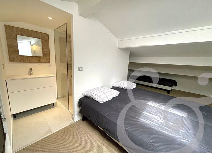 Image No.16-5 Bed House for sale