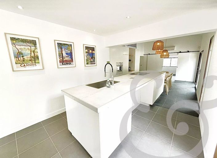 Image No.9-5 Bed House for sale