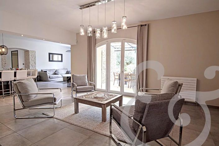 Image No.13-5 Bed House for sale