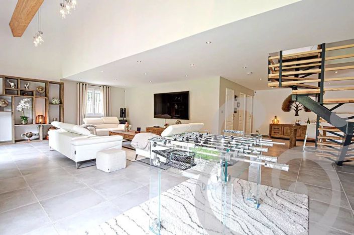 Image No.16-5 Bed House for sale