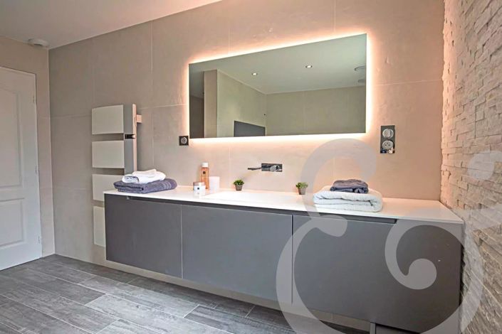 Image No.24-5 Bed House for sale