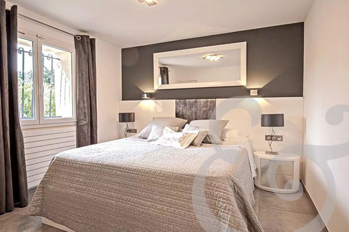 Image No.27-5 Bed House for sale