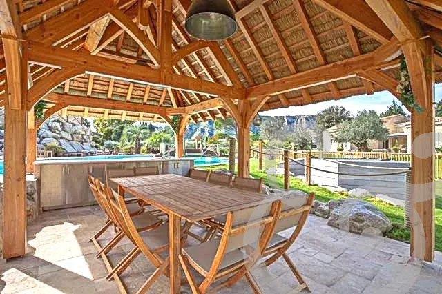 Image No.6-5 Bed House for sale