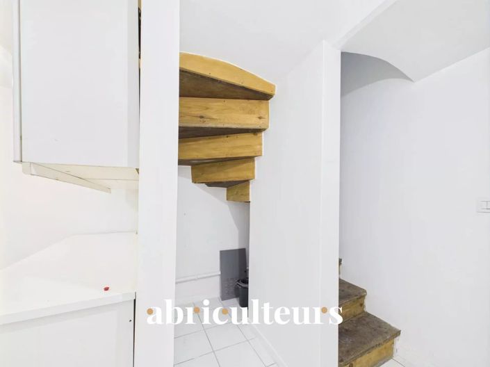 Image No.18-4 Bed House for sale