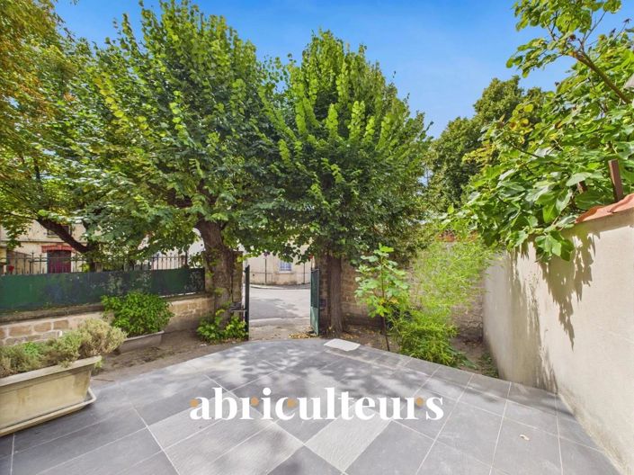 Image No.2-4 Bed House for sale