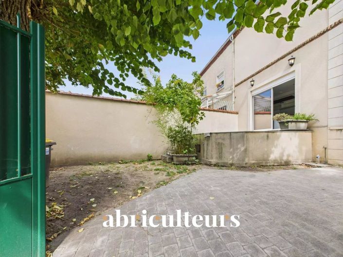 Image No.25-4 Bed House for sale