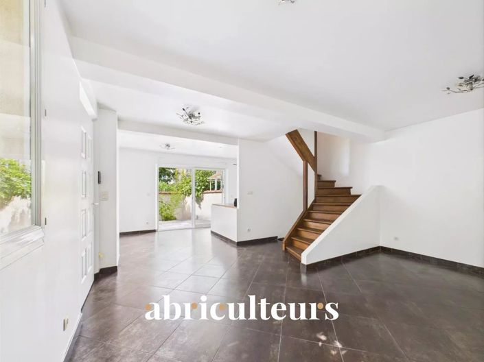 Image No.6-4 Bed House for sale