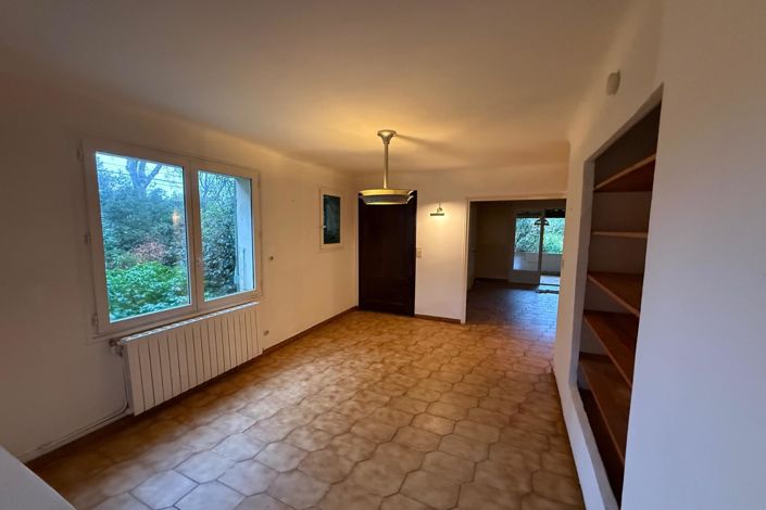 Image No.10-4 Bed House for sale