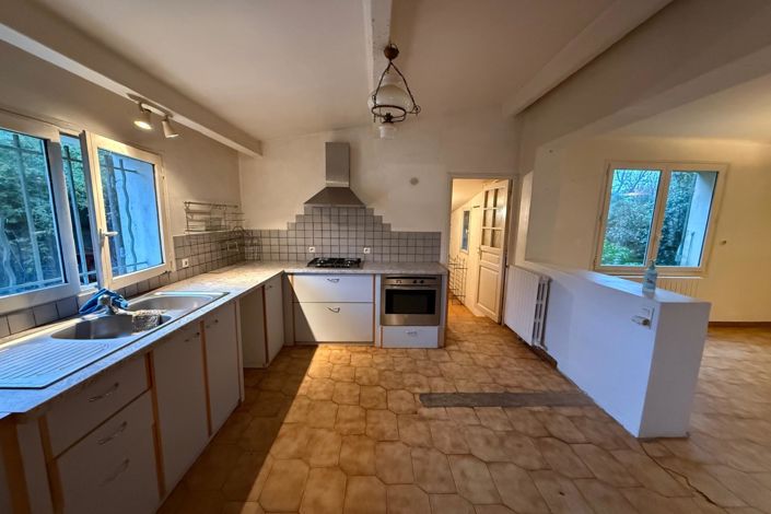 Image No.2-4 Bed House for sale