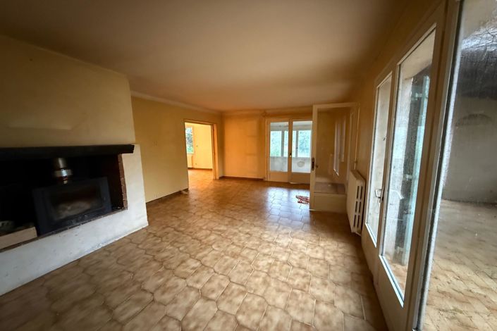 Image No.6-4 Bed House for sale