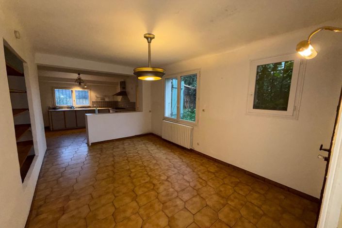 Image No.8-4 Bed House for sale