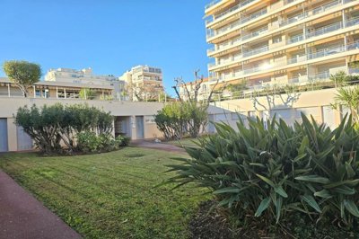 1 - Cannes, Apartment