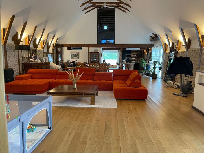 Image No.2-8 Bed House for sale