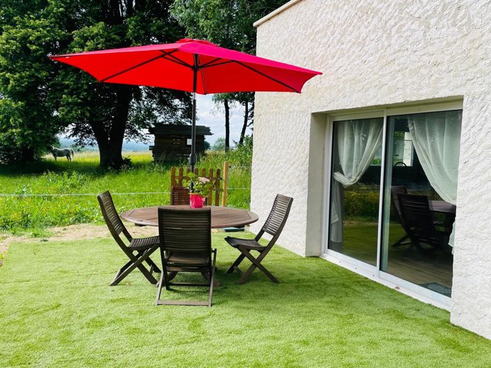 Image No.8-8 Bed House for sale