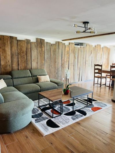 Image No.9-8 Bed House for sale