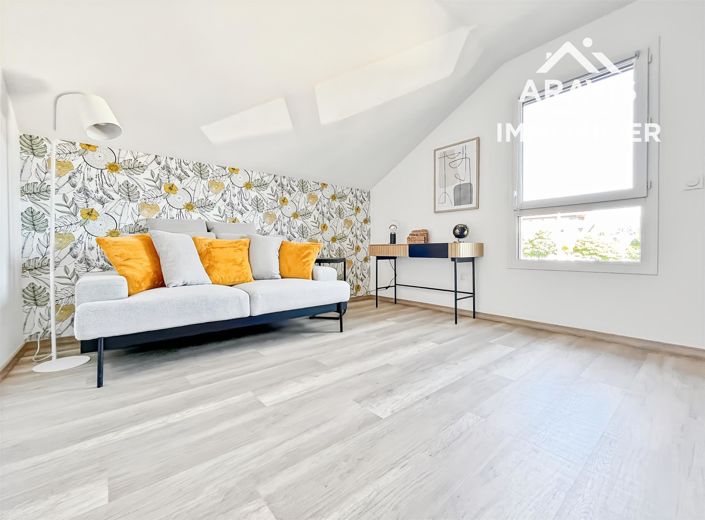 Image No.9-3 Bed House for sale