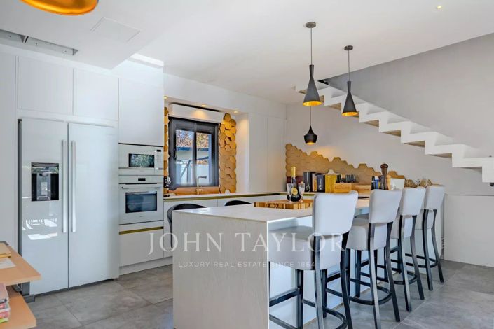 Image No.6-4 Bed House for sale