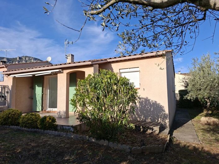 Image No.2-Maison de 2 chambres à vendre à Volx