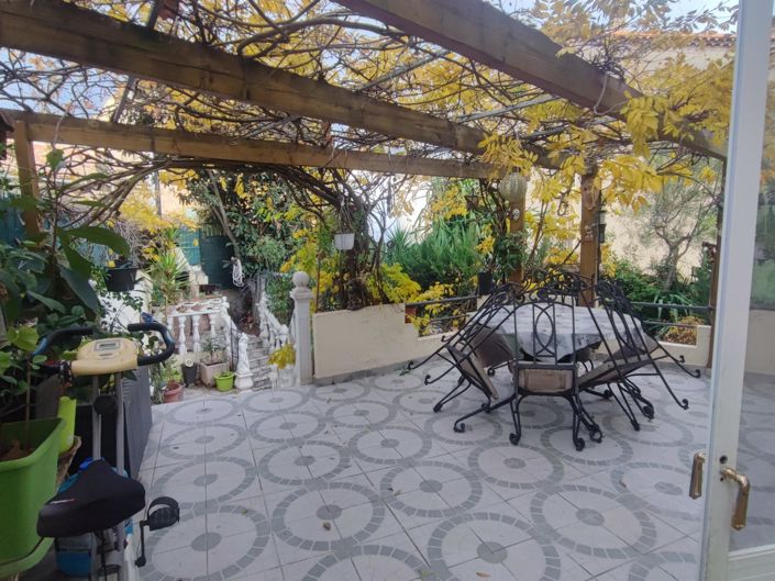 Image No.2-4 Bed House for sale