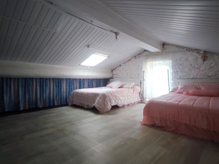 Image No.8-4 Bed House for sale