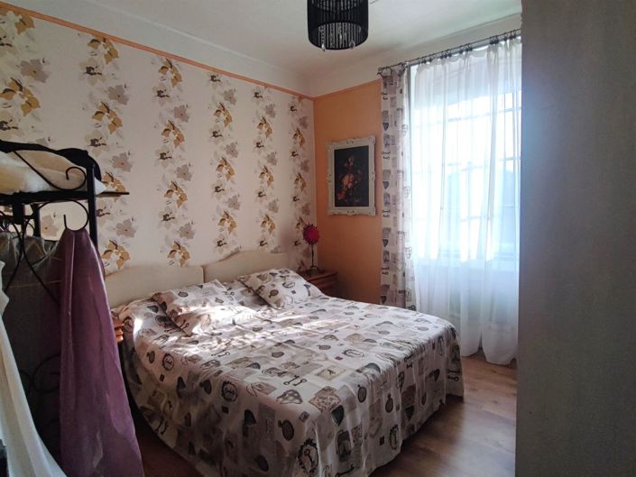 Image No.9-4 Bed House for sale