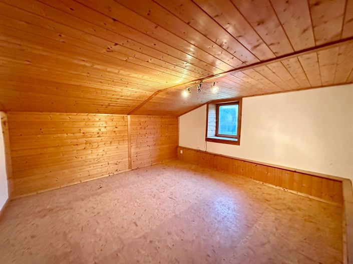 Image No.10-2 Bed House for sale